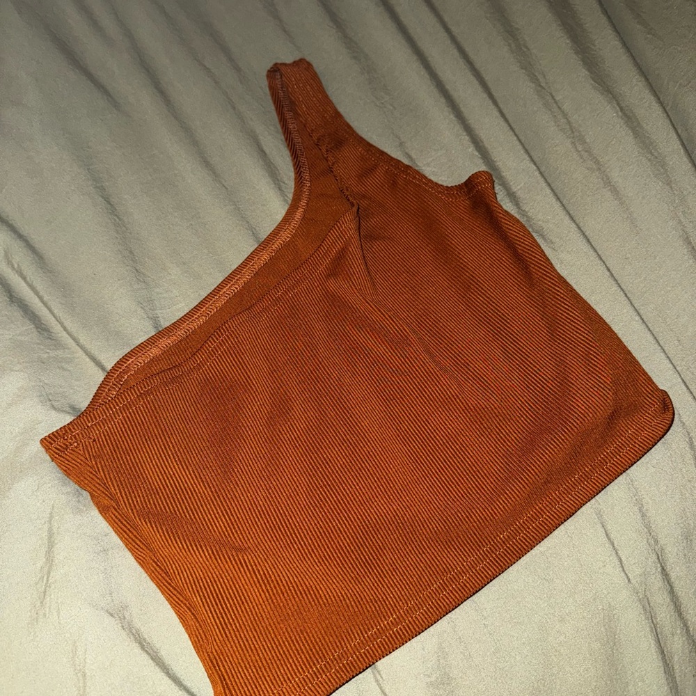 ONE SHOULDER CROP TOP